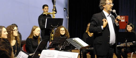 Immagine 2: L'orchestra 'Flute in progress' in concerto alla Scuola Gallo