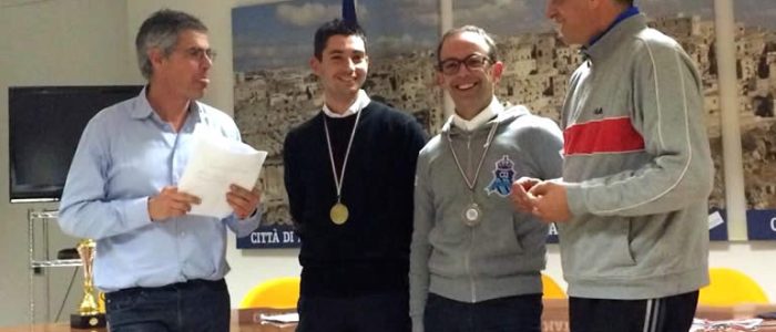 Immagine 2:  La Otrè Triathlon Team più volte sul podio nel Trofeo Puglia 2014 - Claudio Meliota (presidente Fitri), Florido (meridiana triathlon), Intini e Domenico Ruggieri (consigliere Fitri)