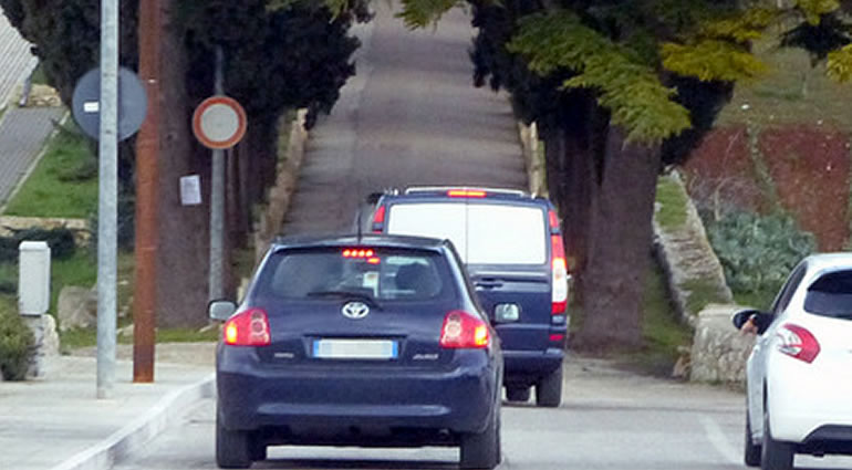 Domenica delle Palme e Spaccanoci: niente auto per raggiungere il Cimitero