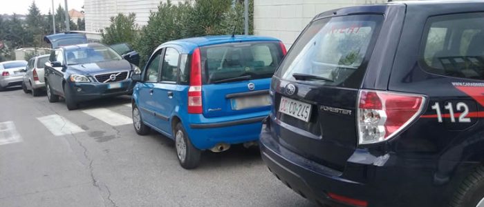 Immagine 2: Rapina in Piazza Garibaldi, ritrovata l'auto dei malviventi