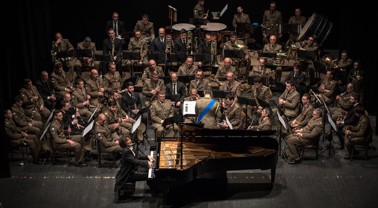 La banda militare della CRI incanta a Chieti