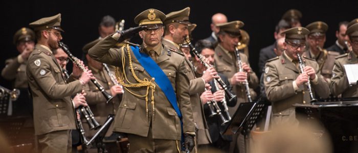 Immagine 2: La banda militare della CRI incanta a Chieti