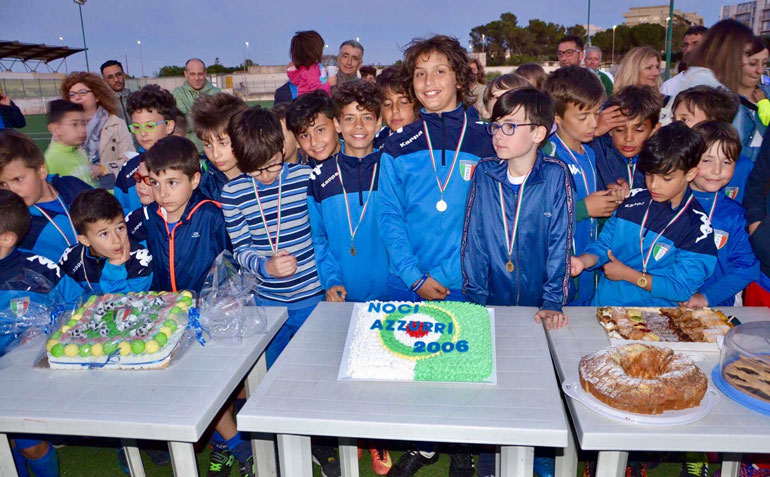 I Noci Azzurri fanno festa con la Scuola Calcio