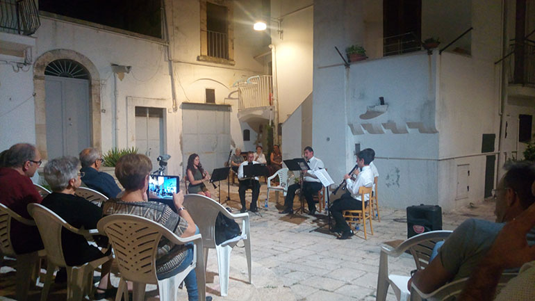 Largo al Quintetto