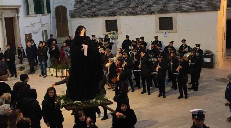 Dopo la Processione dei Misteri, stasera Cristo Casaboli