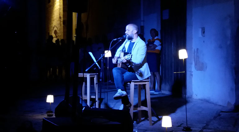 Joe Barbieri e la sua chitarra