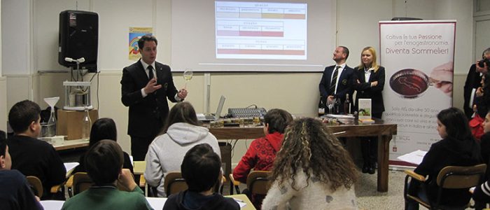 Immagine 2: “Dalla vigna al vino”, l’AIS Puglia incontra gli studenti della Pascoli