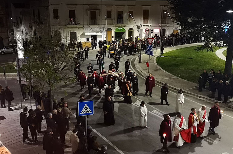 La Via Crucis con il Cristo di Casaboli