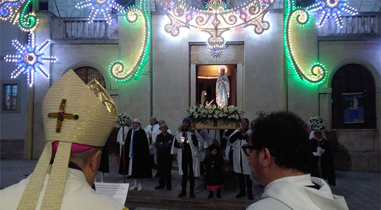 Noci onora la Madonna di Lourdes