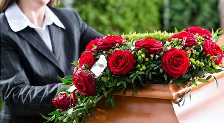 Si tornano a celebrare i funerali