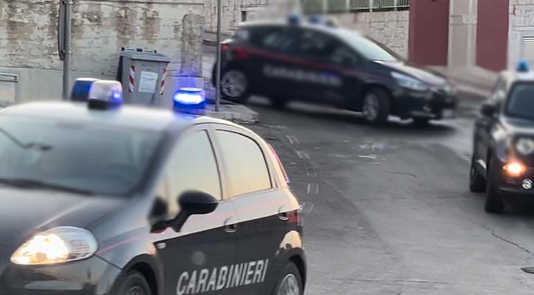 Detenzione e spaccio di droga: cinque arresti