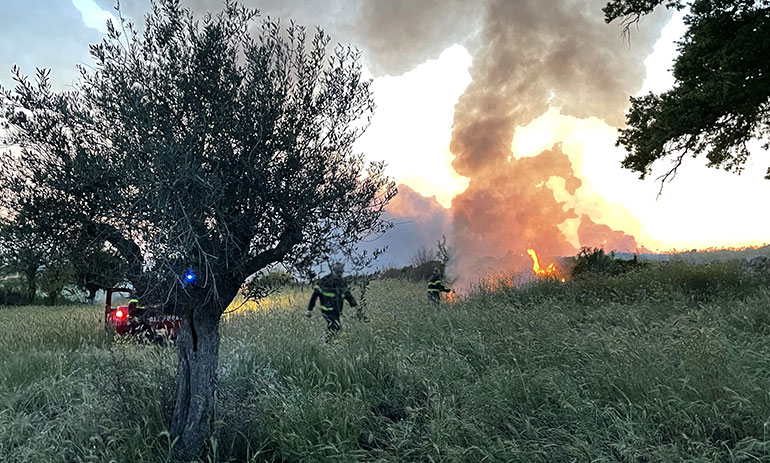 Incendio sabato pomeriggio su via Gioia