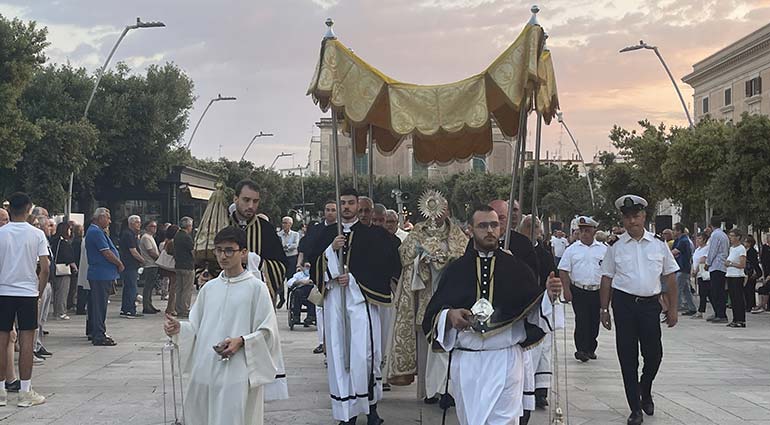 LA PROCESSIONE DEL CORPUS DOMINI